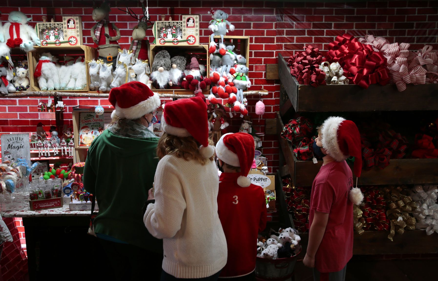 Shoppers still spending on Black Friday